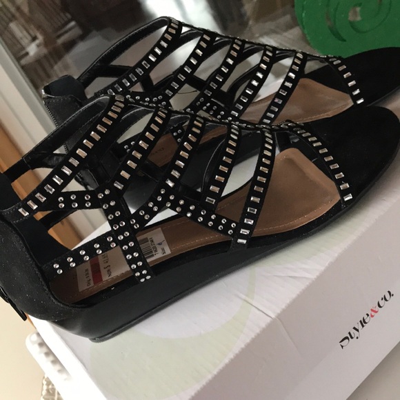 sandals - Picture 4 of 4